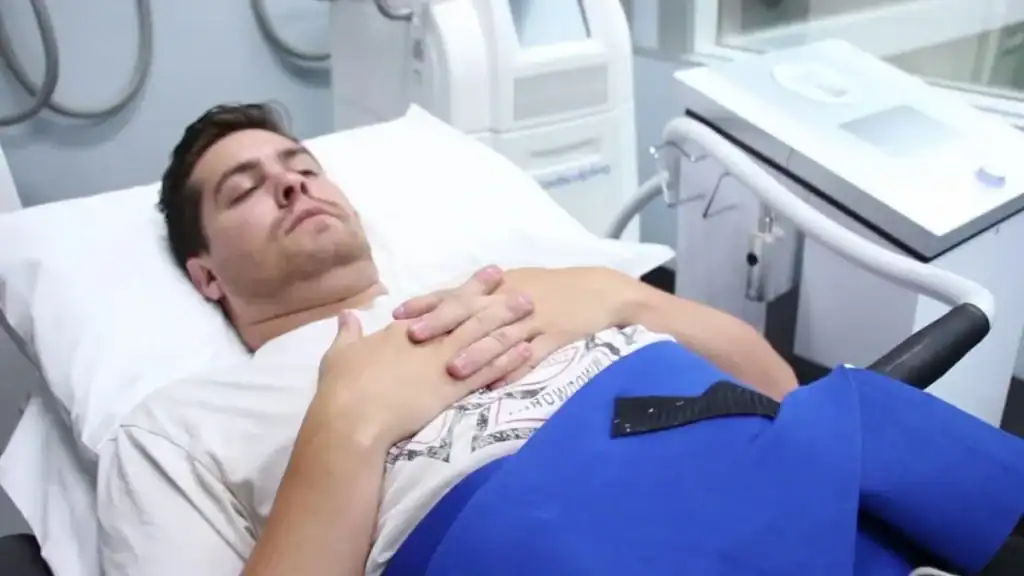 Transforming Bodies: Celebrity Success Stories and the Truth Behind Body Contouring 2 Image of male having body contouring Tilbury treatment